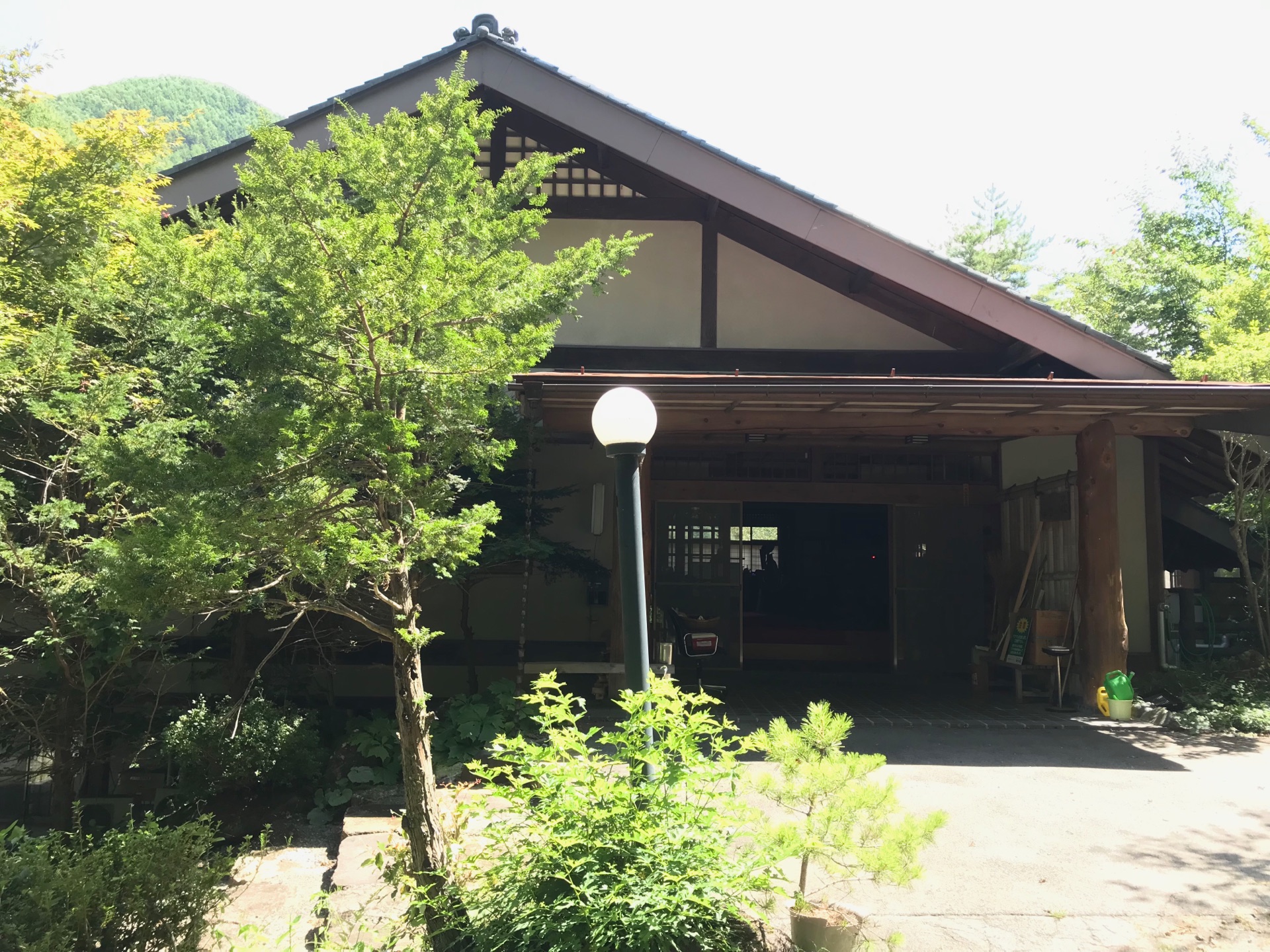 Exterior of Samurai Hotel Narai-so near the Torii Pass entrance
